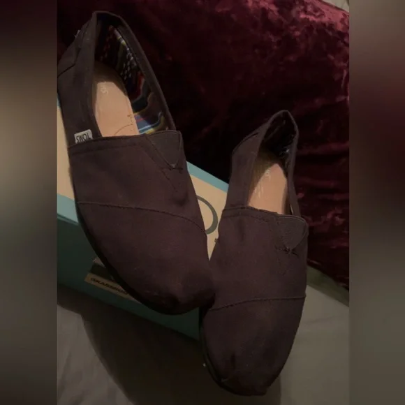 Toms | Shoes | Brand New Never Worn | Poshmark display picture 3